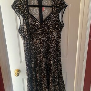 Elegant Leopard Print Dress